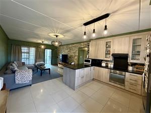 Townhouse For Sale in Barbeque Downs