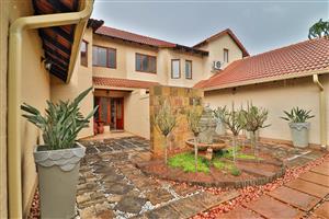 Exquisite Waterfront Property!!!