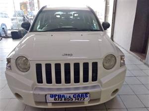 2009 JEEP COMPASS LIMITED 2.4L MANUAL PETROL  WHITE COLOR 105,000KM SPARE KEY LEATHER SEATS 