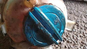 VW golf 5 2.0 TDI water bottle cap