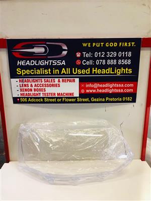 VW Transporter T5 right side headlight replacement lens (2010)