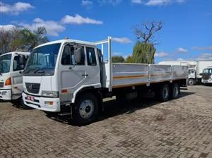 2015 Nissan UD90 Tag-Axle Mass-Dropside Truck