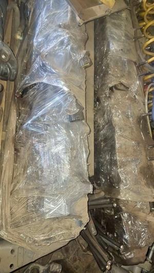 DAF XF105 460 paccar cylinder head available