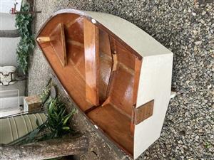 Dinghy: 8ft, Marine Plywood