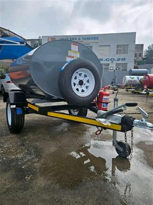 1500L DIESEL TANKER MADE FROM HOT ROLLED 2.5MM MILD STEEL BRAKED DOUBLE AXLE