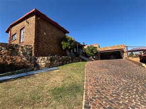 House For Sale in Oakdene