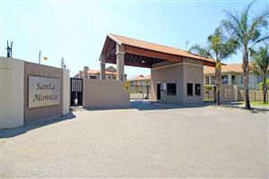 Townhouse Rental Monthly in Brentwood