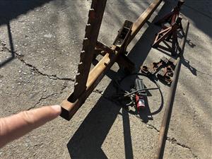 Dozer portable body & frame straightner 