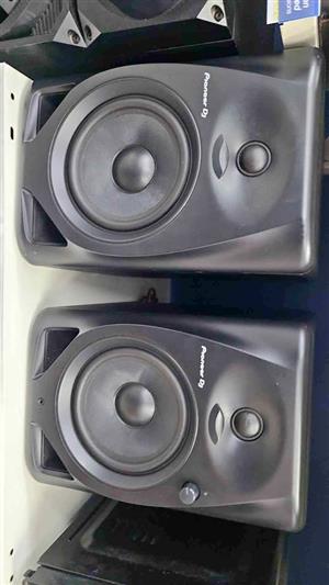 Studio Monitor