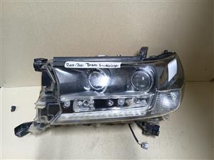 2018-2021 TOYOTA LANDCRUSIER LEFT SIDE HEADLIGHT FOR SALE