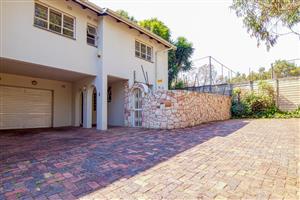 Townhouse For Sale in Gallo Manor