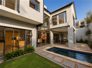 Fully Furnished Luxury Living In Bryanston East