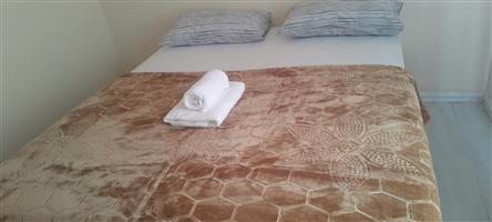 Pure Crest Guest House Near Mall@Carnival