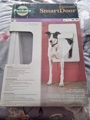 Electronic smart door for dogs