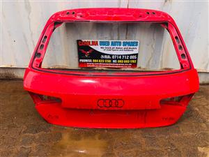 Audi A3 TFSI tailgate (Red)
