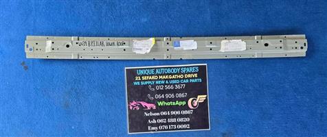Mercedes W639 B Pillar Lower Roof