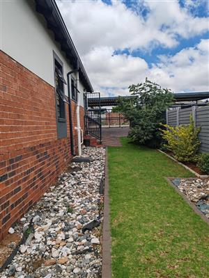4 bedroom and 2.5 bathrooms house for rental