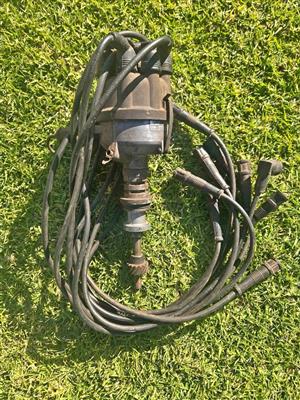FORD V8 302 DISTRIBUTOR.