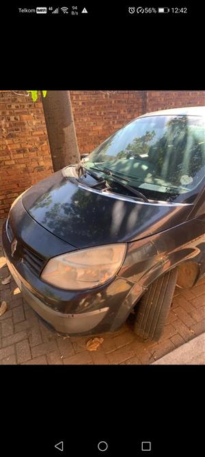 Renault scenic 2006 model 2l privelage 6 speed 16 valve