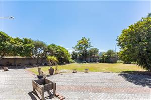 House For Sale in Highbury Park