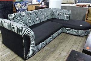 BLUE AND BLACK 2PC L SHAPE COUCH S067064A
