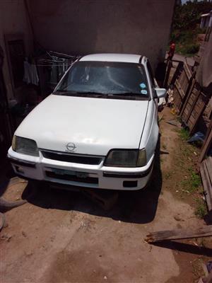 Opel monza 1.8 spares