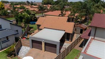 House For Sale in Ravenswood