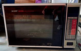 Convection Microwave 700W  45 litre