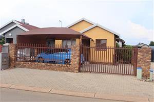 House For Sale in Soshanguve VV