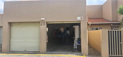 Townhouse For Sale in Edleen