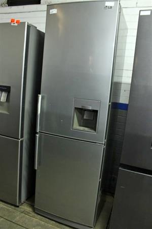 LG FRIDGE W/WATER DISPENSER S066898A