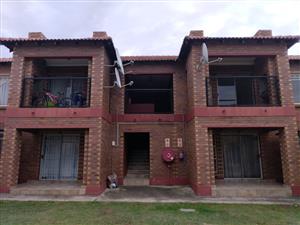 Modern 3-Bedroom Flat in a Secure Complex