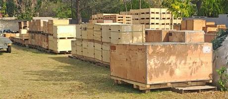 Shipping crates, plastic & wood pallets Jhb south, call whatssap DM 7 days