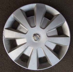Nissan Hub Cap  - one only 