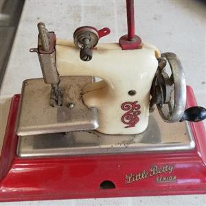 Little Betty Senior toy sewing machine