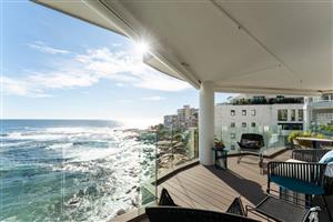 Apartment For Sale in Bantry Bay