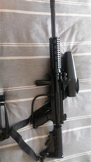 I'm selling 2 paintball guns