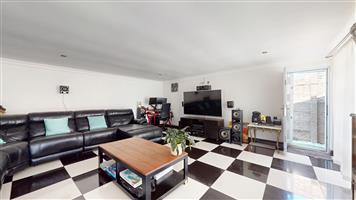 Hidden Gem in Newman Street – Expansive 4-Bedroom Family Home with Flatlet