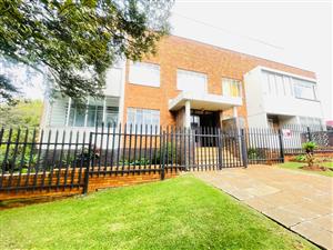 Townhouse For Sale in Primrose