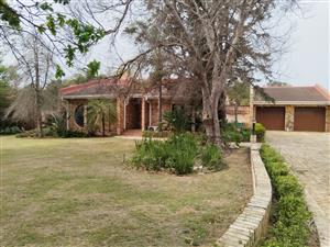 ✨ Distinguished Manor Heights Residence – Now R2 200 000 ✨