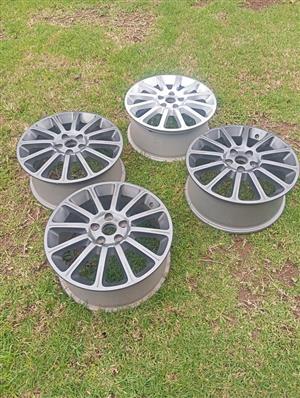 17 inch Renault Clio 197 Sports in very good condition. Pcd 5 x 108 