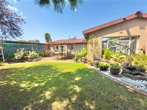 Lovely Family Home...Newly Listed and ready to GO!