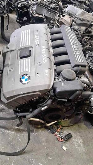 Bmw N52b25 silver top engine 4 sale contact Zane Azaad