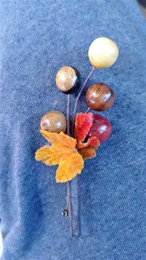 Vintage 50s handmade wooden berry brooch.