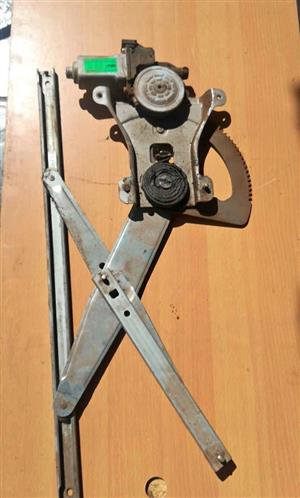 Chev  aveo mk1 sedan left window mechanism electric