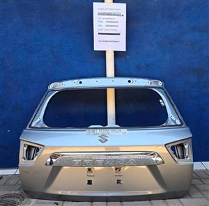Suzuki Vitara Brezza 2017 + Tailgate
