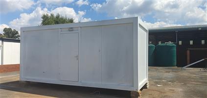 6m Ablution for sale.  Refurbished. 3 toilets, 3 showers and 2 basins.