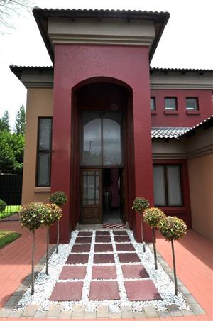 House Rental Monthly in Willow Acres Estate