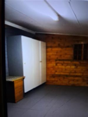 Room/bachelor flat to rent in Germiston 