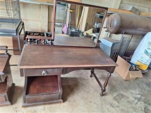 Antic Bedroom set